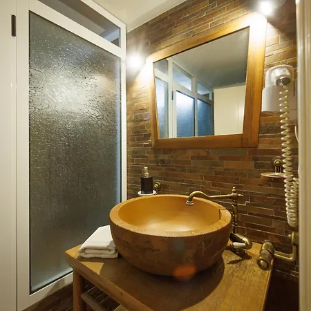 Hotel Lithos Stone