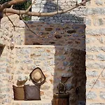 Lithos Stone Apartment
