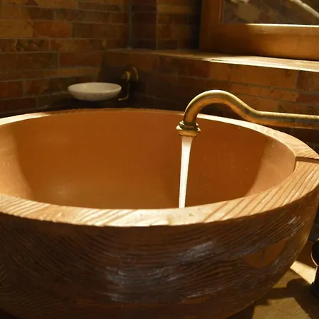 Lithos Stone 阿里奥波利斯