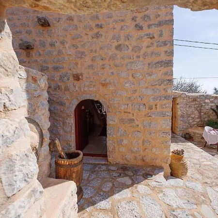 Hotel Lithos Stone
