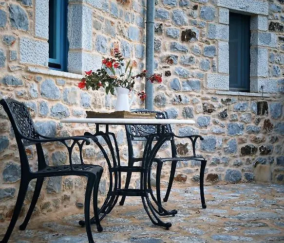 Апартаменты Lithos Stone Ареополис