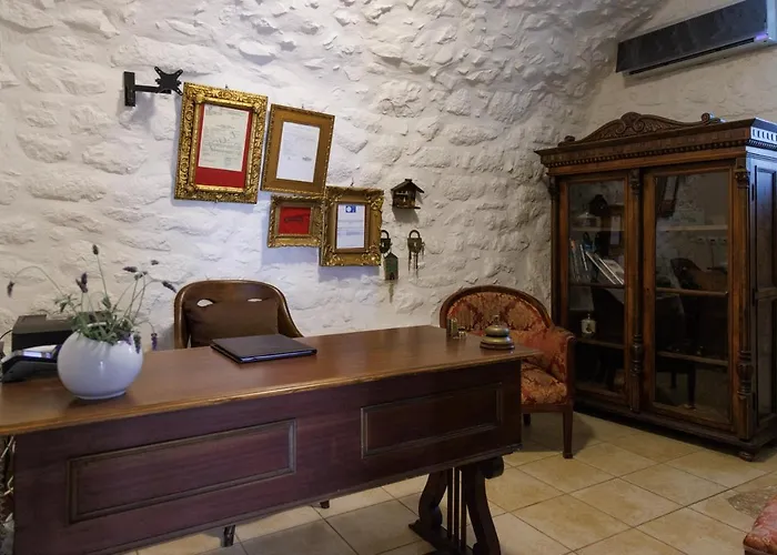 Lithos Stone Апартаменты *