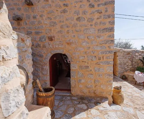 Апартаменты Lithos Stone