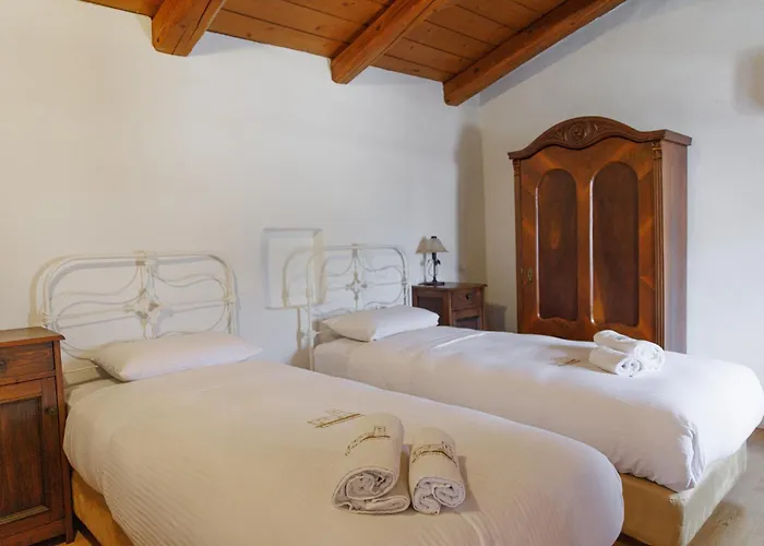 Lithos Stone شقة *